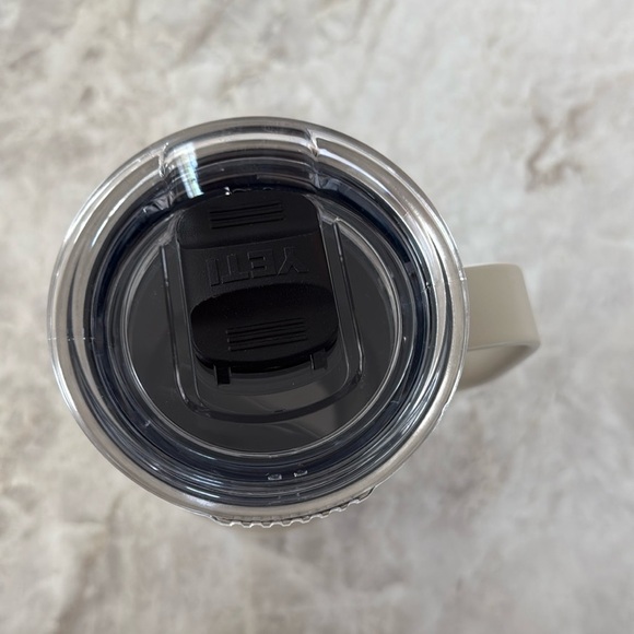 YETI RAMBLER 20 OZ TRAVEL MUG
WITH STRONGHOLD LID CAPE TAUPE - Picture 10 of 14